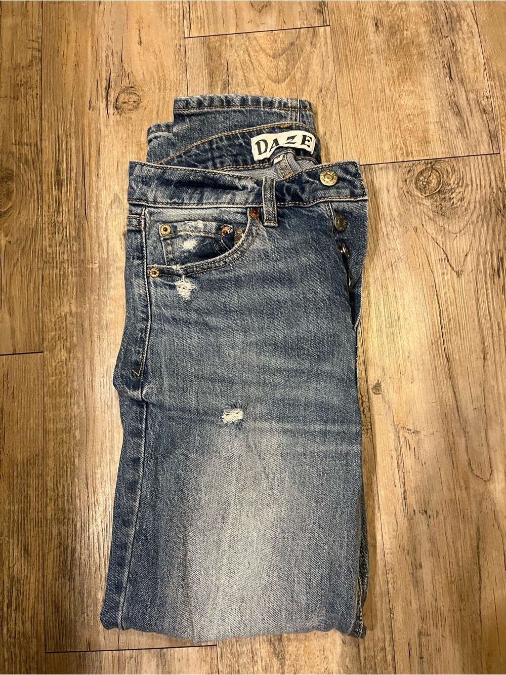 Daze Women's Straight Leg Jeans in Light Blue Wash